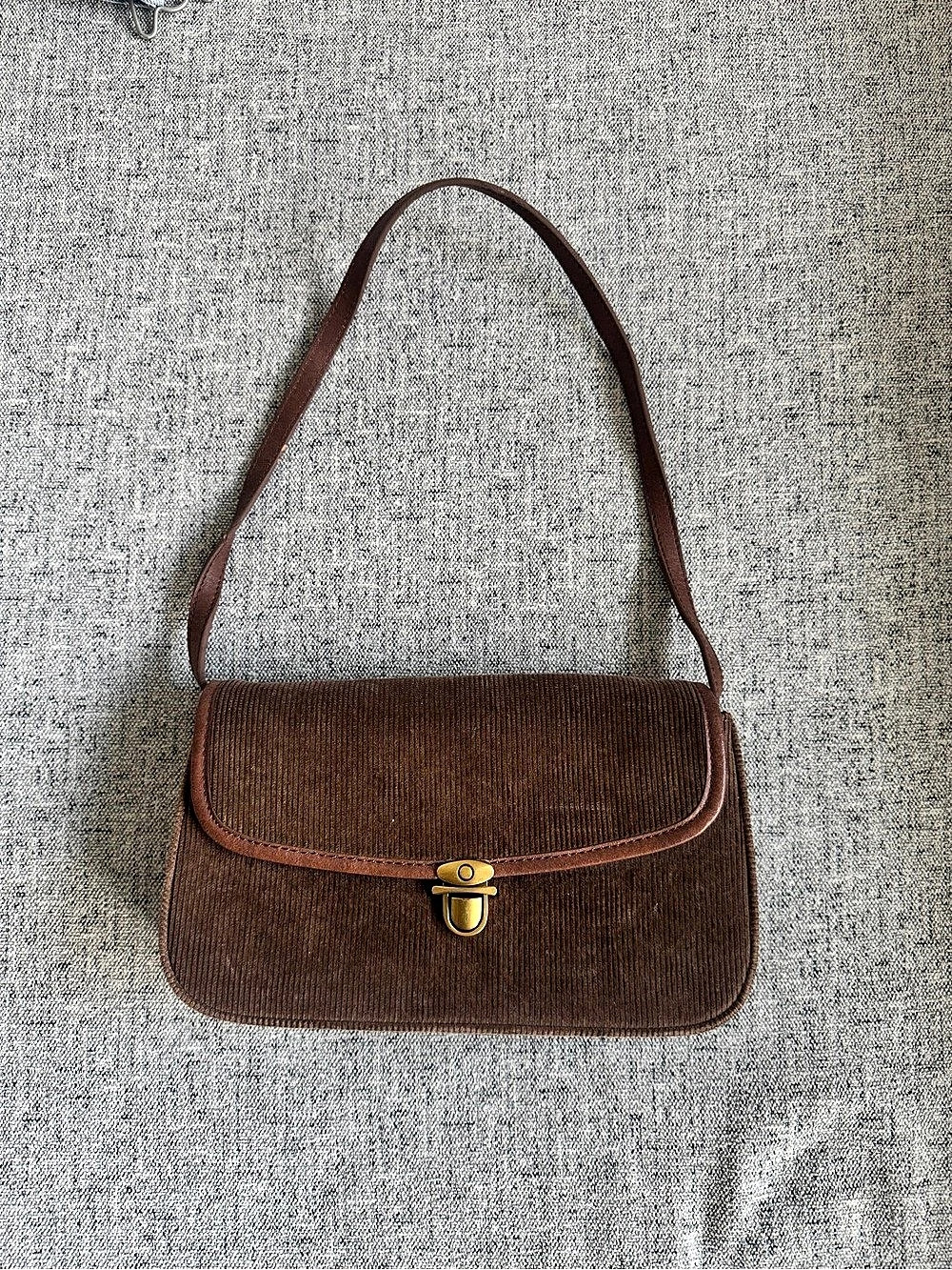 Brandy Melville Vibtage Suede Bag with 
 Gold-Tone Clasp